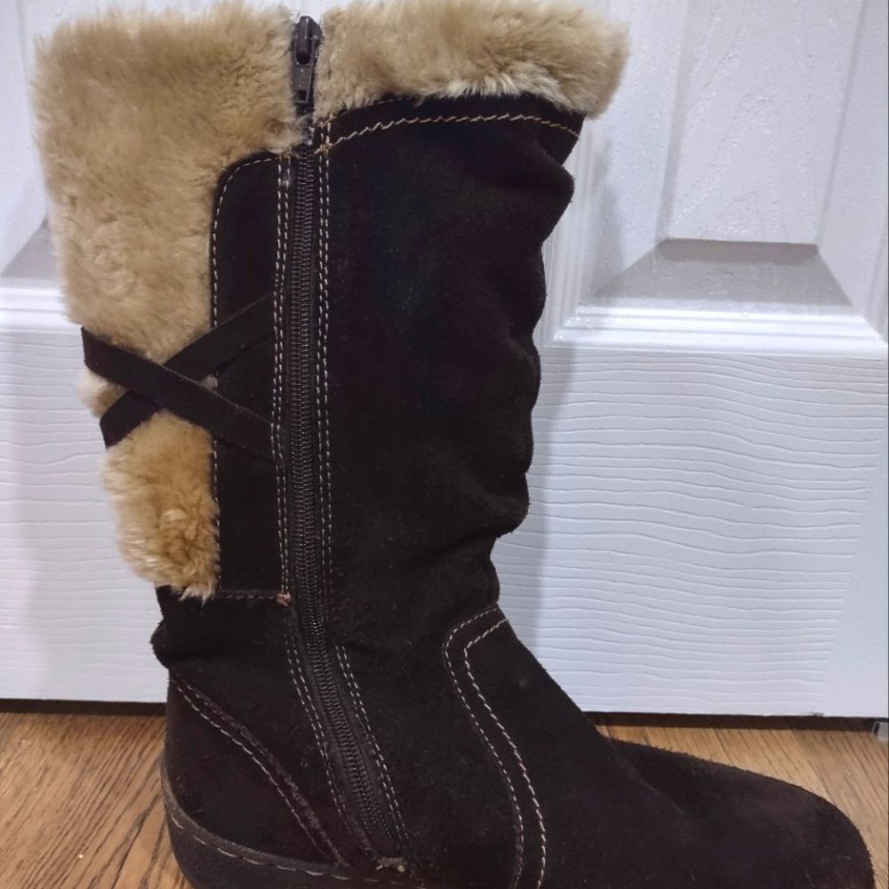 St. John's Bay Leather Fur Lined Suede Boots in Brown Size 8 - Picture 7 of 9